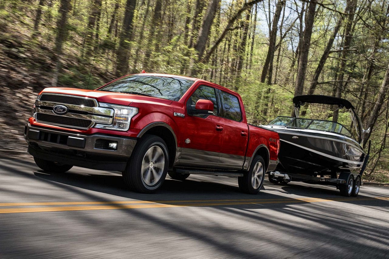 Chevrolet Silverado 1500 2018 vs Ford F-150 2018 à Laval (sur la rive-nord de Montréal)
