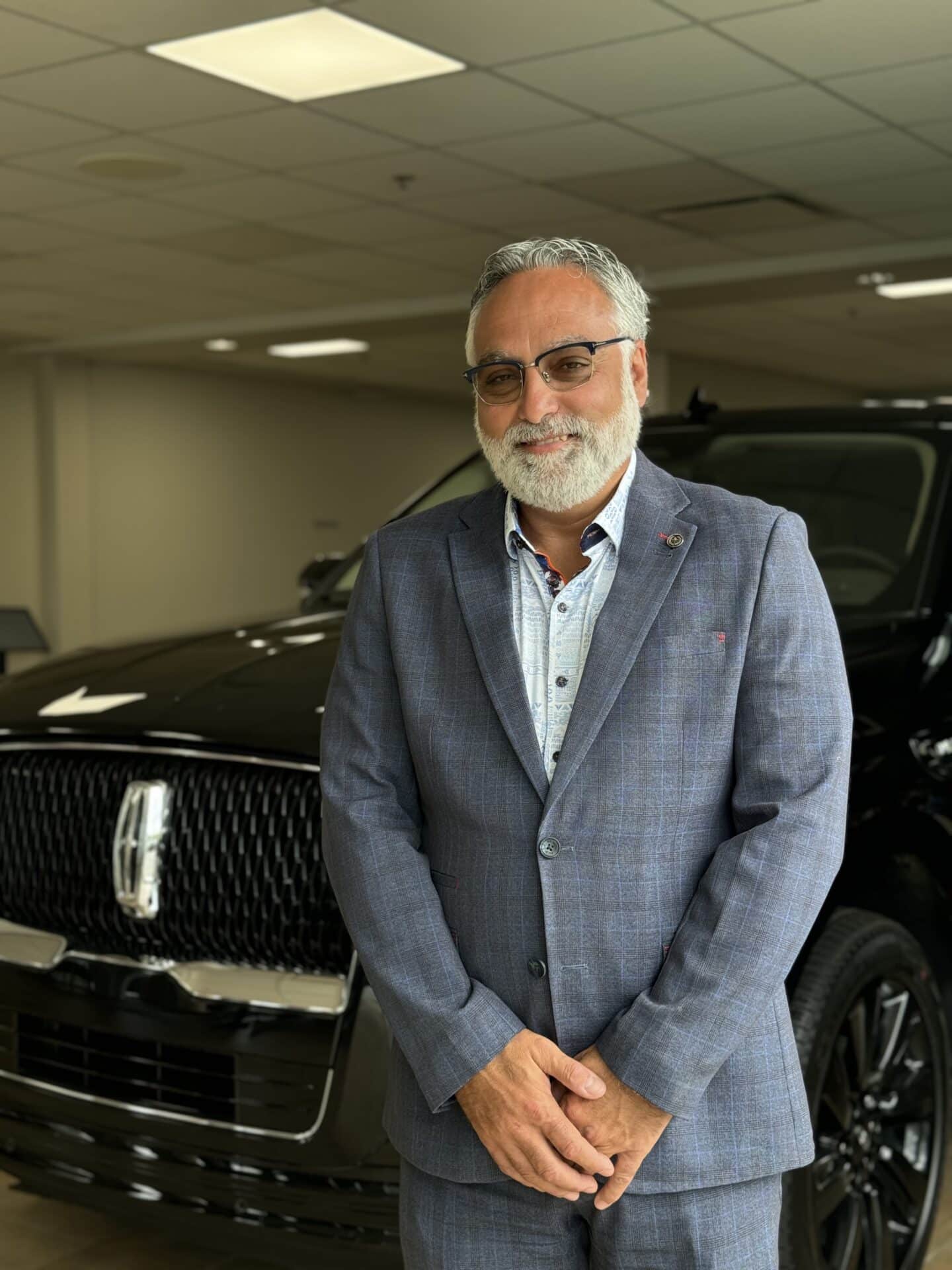 Stéphane Breton Lincoln Sales Representative